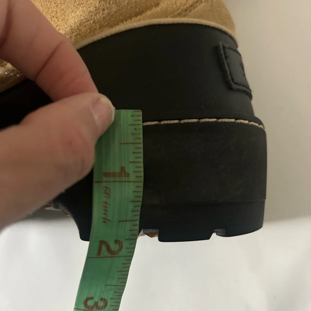Sorel Tivoli III winter boot tan and brown size 6